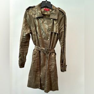 Derby trench coat. Size L but actually this is size 10.